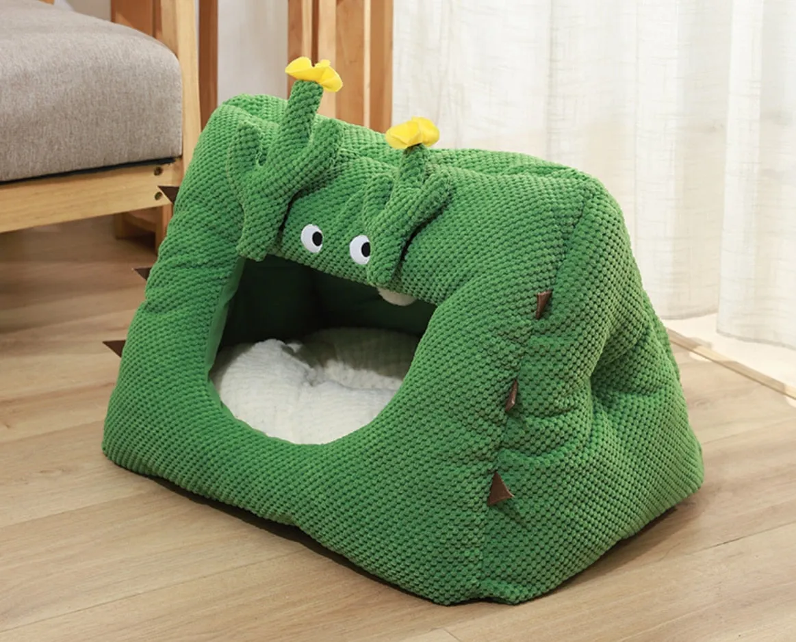 Cozy Cactus Pet Cat Nest: Warm and Comfy Dog Bed for Cats and Small Dogs, Perfect Cat Sleeping Cave Mats for Winter