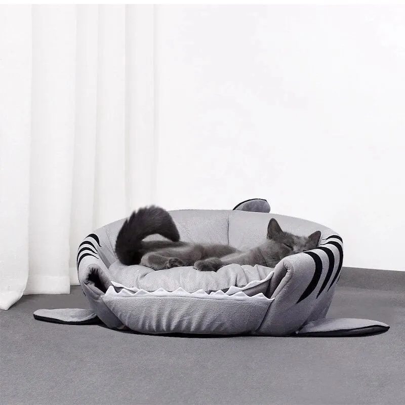 Pet House (Cats or Small Dogs): Shark Motive