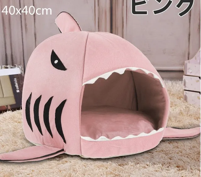 Pet House (Cats or Small Dogs): Shark Motive